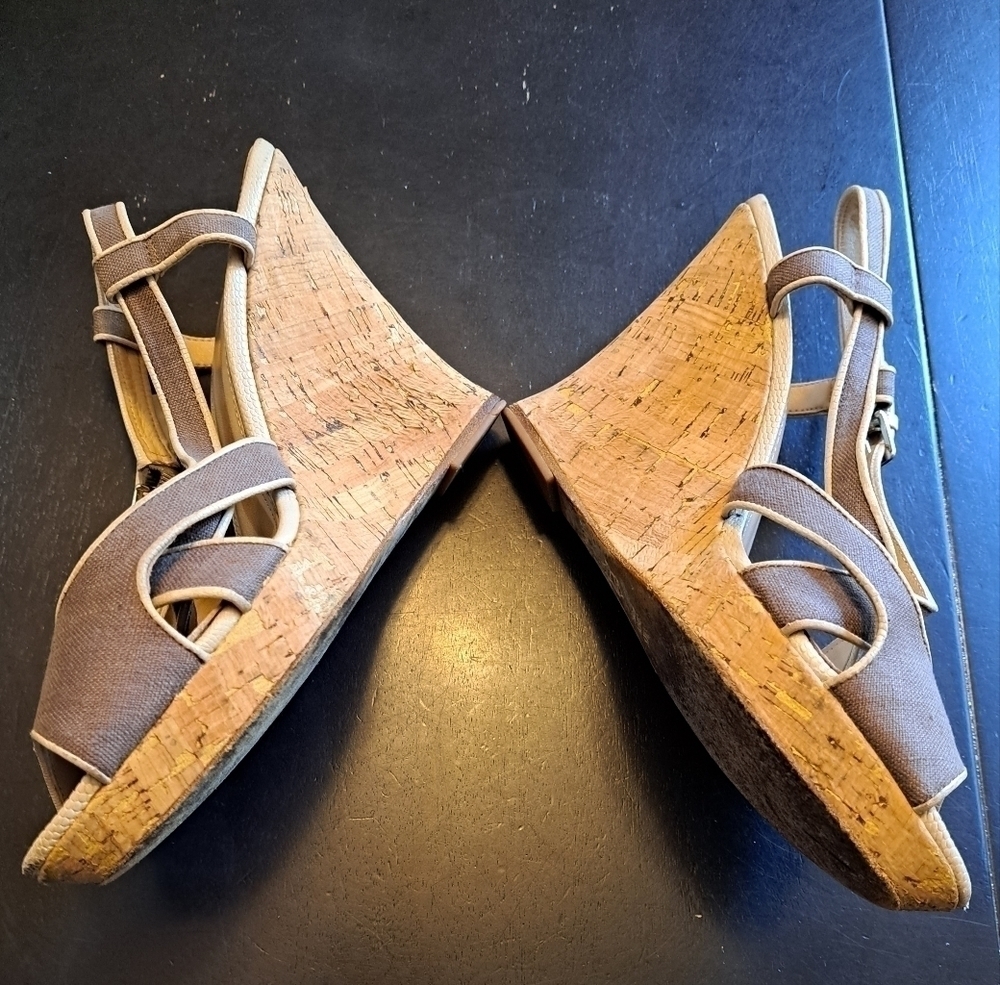Saks Fifth Avenue Wedge Open Toe Sandal   Size 10M